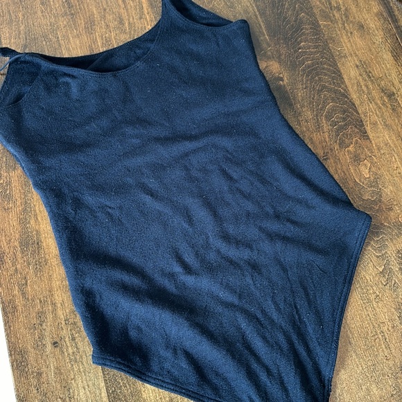 Aritzia Wilfred cut-out bodysuit. - Picture 5 of 7